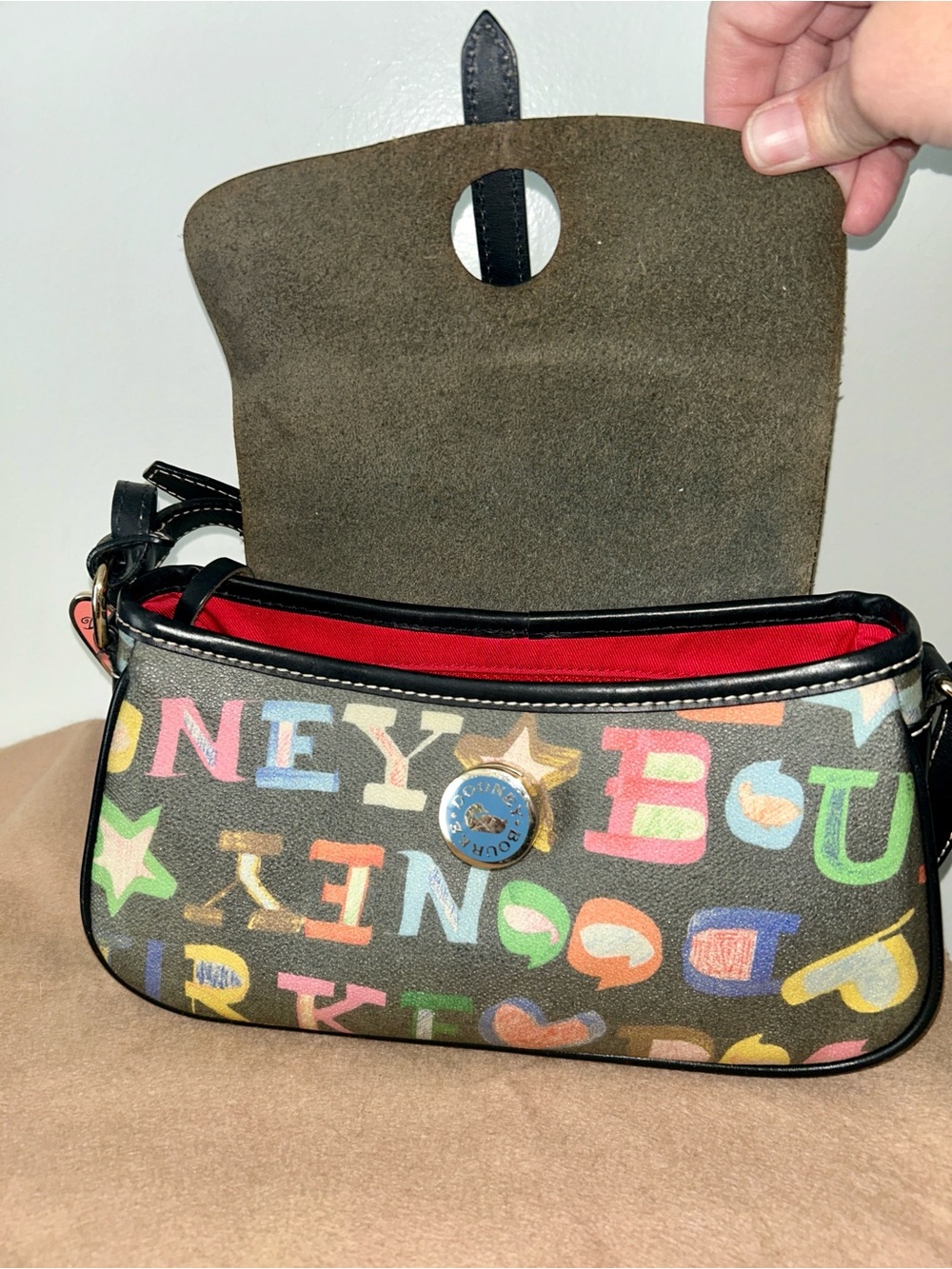 Dooney & Bourke Doodle (Crayon Graffiti) Collection Flap
Shoulder Bag.  Y2K Rare - Picture 7 of 9